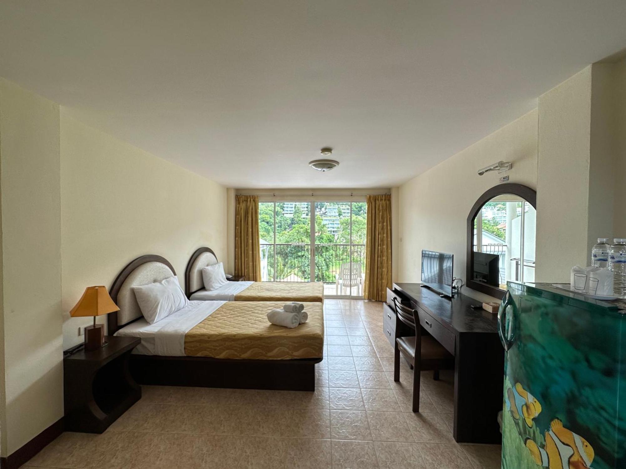 Kata Place Hotel Extérieur photo