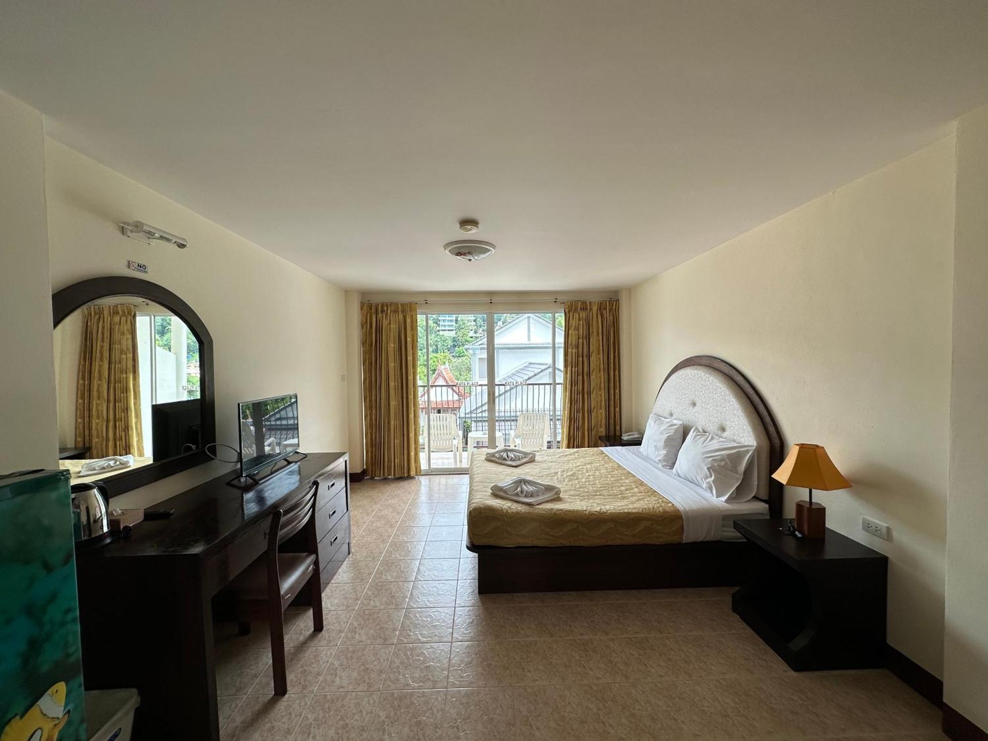 Kata Place Hotel Extérieur photo